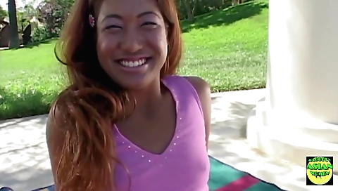 Red head fucks in her asshole and ass in amateur porn