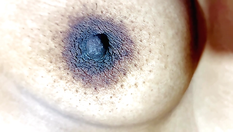 Amateur solo female video showing the beauty of a woman