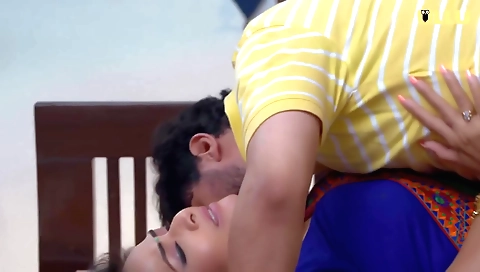 Indian beauty shows off her body and rides her lover