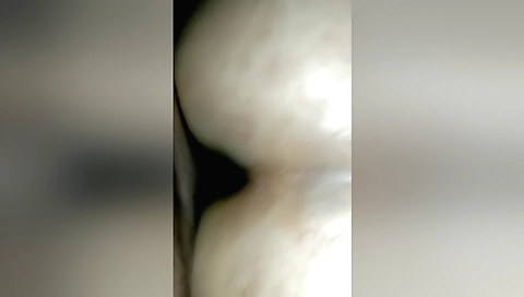 Amateur indian teen plays with her dildo in the bedroom