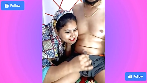 Indian bhabhi chaseri desi rides a guy for her hot ass