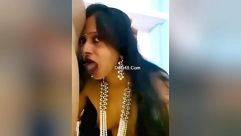 Indian woman masturbates with a hard man on webcam video