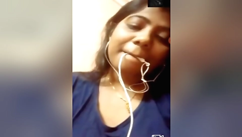 Indian brunette shows off her sexy body on web camera