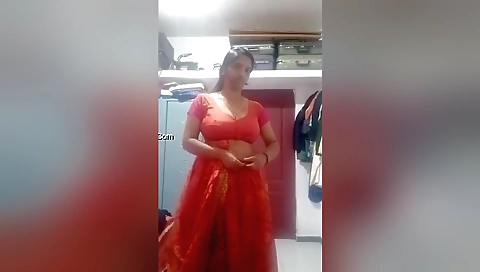 I am a hot amateur brunette that loves to fuck on camera