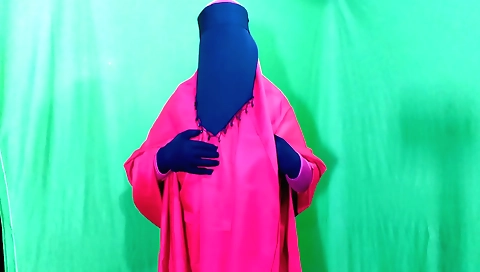 Sexy little indian wench has sexy mouth and juicy ass