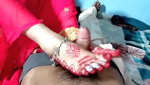 Indian girl fucked in her foot and pussy in fetish clip