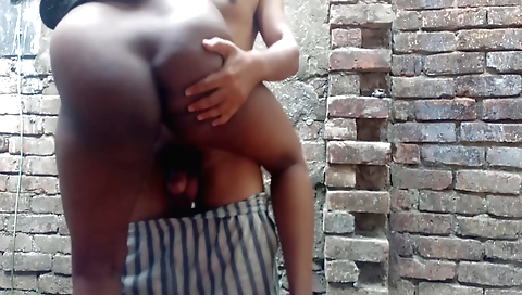 Indian girl with round ass is having an affair with a dildo