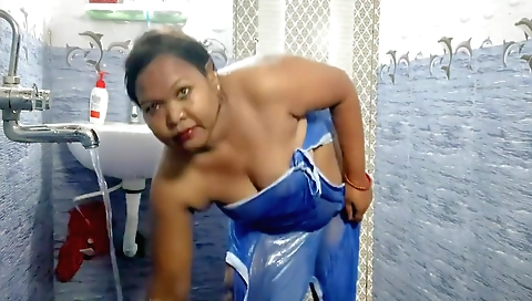 Hot solo amateur video with a sexy girl in a bathrobe