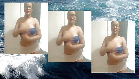 Solo amateur video with a hot woman playing with herself