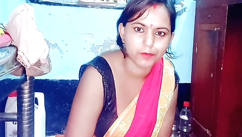 Sexy brunette girl fucks a huge dick in a solo scene