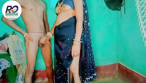 Indian babe in her black saree gets fucked with her mouth