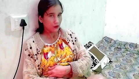 Sexy muslim girl ko gar jabar dasti pela makes her first porn video
