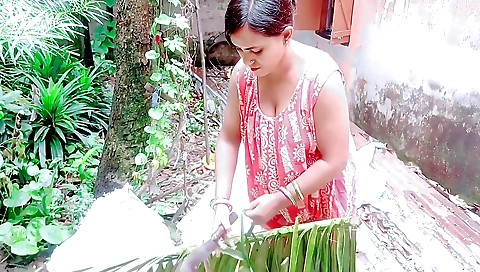 Indian beauty in the kitchen is doing things on her own
