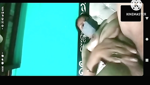 Indian brunette has sex with her client in the car