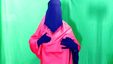 Indian bhabhi fucks and gets fucked in her stepbrother's bed