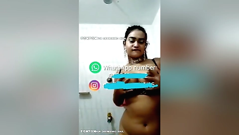 Today Exclusive- Horny Desi Chick Shows Her Boobs And Pussy