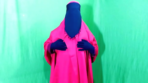 Indian housewife seducing her stepfather-in-law in home