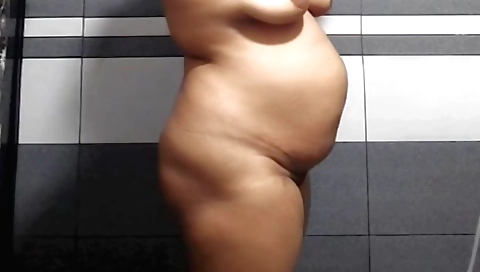 Indian solo video with a beautiful ass on a clothes