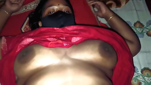 A big ass mature woman with her tight ass 180 body is showing us