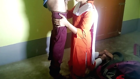 Ke liye security guard shows her amazing skills on exam paper