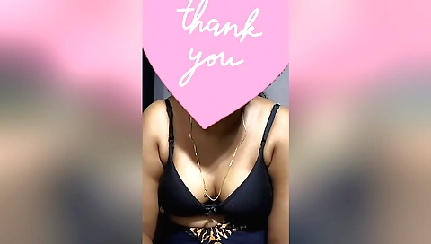 Desi Cute Girls Live Showing Body New Viral Hot Video