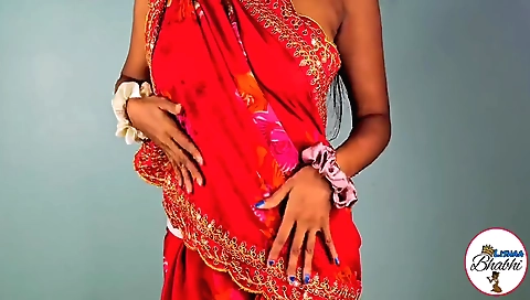 Bhabhi plays a beautiful and pure video with an amazing nude dancing