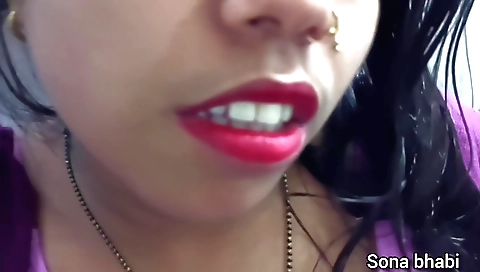 Indian slut Sona bhabhi enjoys a rough sex with a man