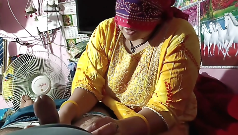 Chubby dude fucks the chubby brunette in the backyard