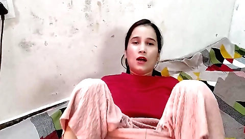 Indian solo girl video with a sexy woman in sexy dress