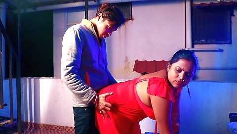 Brunette milf with big ass gets penetrated and cums in mouth