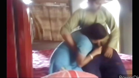 Desi Bhabi Ko Chupke Se Ghar Bulakar Devar Ne Jamkr Choda