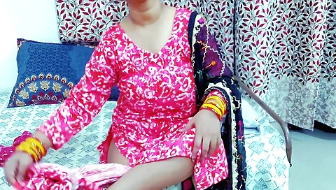 Indian amateur girl with sexy body gets fucked in bed