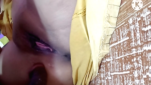 Indian housewife 18+ has some kinky sex on the bed