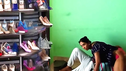 Indian slut gets a couple of sex toys in her pussy