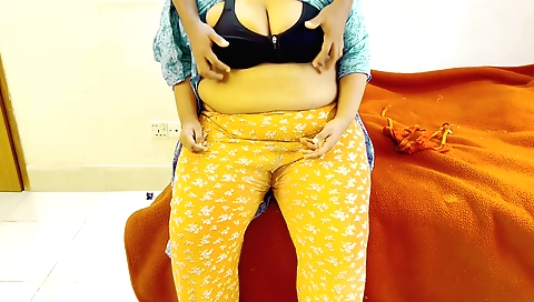 Big ass Indian babe gets fucked in bed by her husband