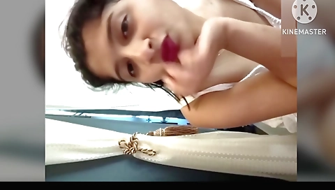 Busty bhabhi shows off her cute body in an amateur video