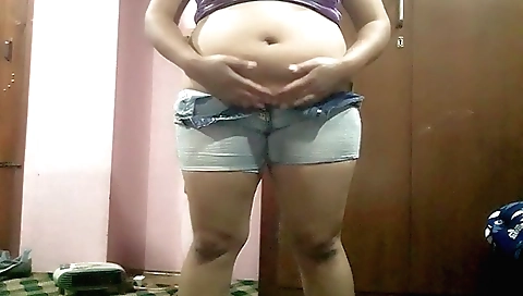 Indian amateur webcam video with chubby chick masturbating