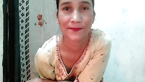 Indian stepsister gets her pussy wet for the first time