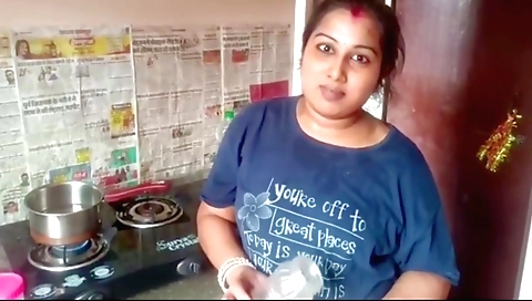 Creampie of a brunette with natural body in homemade video