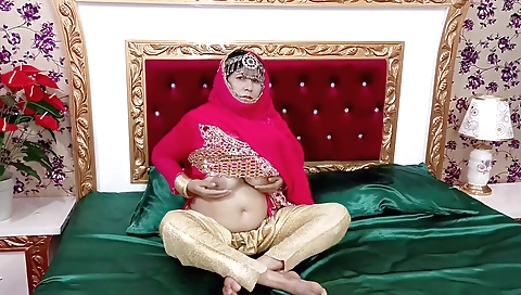 Sexy brunette bride shows her big tits in homemade video