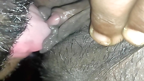 Indian woman with small tits suck his face and eat her pussy