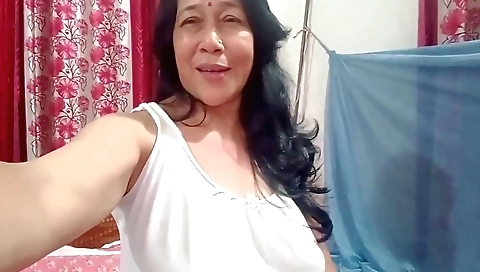 Horny indian woman steals and takes her boss home one day