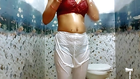 Indian solo mom bathing in open legi make me feel better