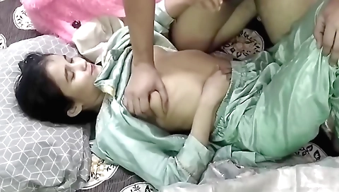 Amature brunette stepdaughter with a small boobs and big cunt