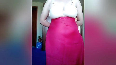 Indian solo female masturbates in her bed in her webcams video