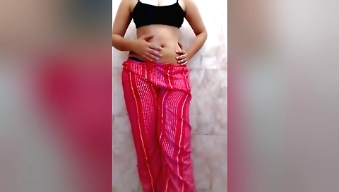 Hot amateur solo video in a very sexy and sensual mood