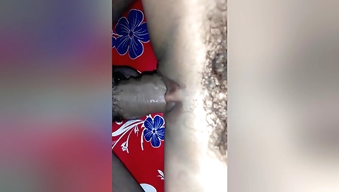 Indian chick enjoys hairy pussy in her amateur video