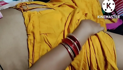 Indian naked solo shows a hot girl wearing nothing