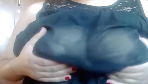 Big ass brunette babe giving herself a nice massage