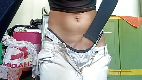 Indian schoolgirl takes off her outfit for a sexy porn video